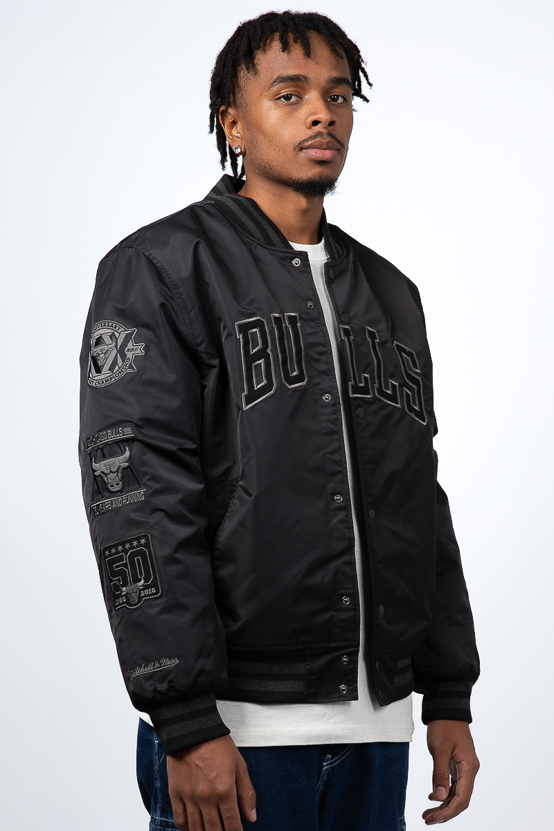 Satin chicago bulls jacket online