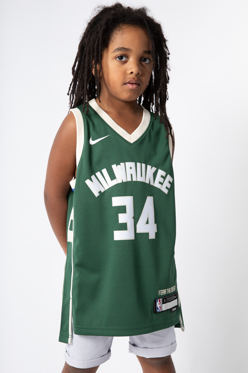 Giannis Antetokounmpo Milwaukee Bucks Nike Youth Swingman Jersey Green -  Icon Edition