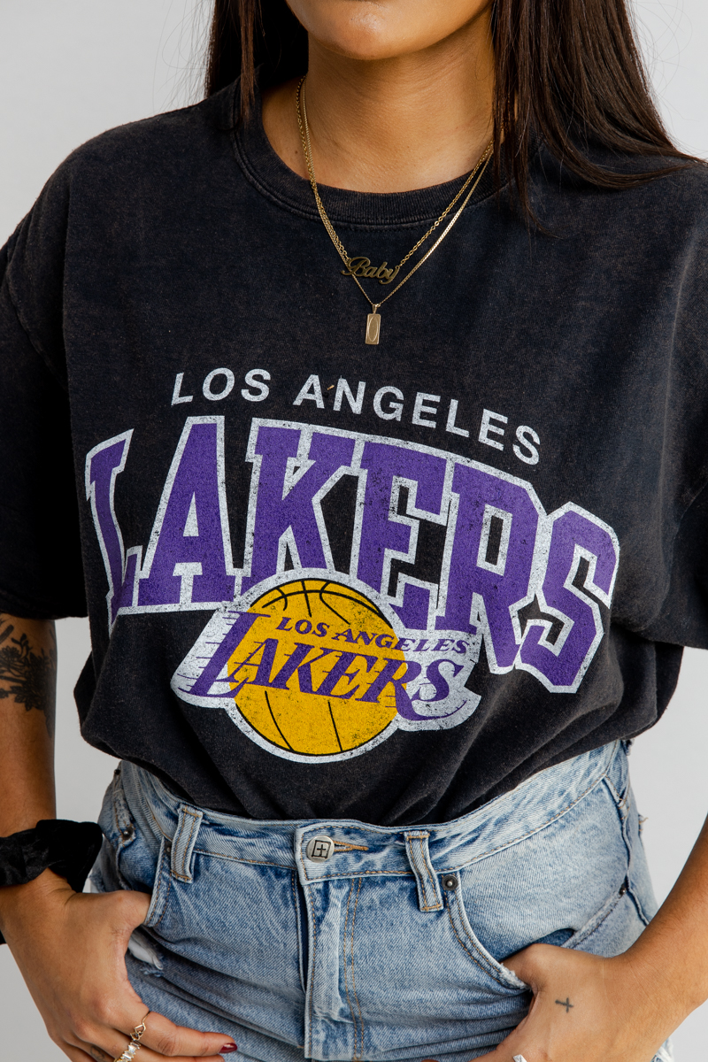 Vintage Lakers fitted T-Shirt ✨, Worn