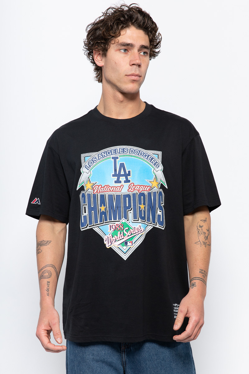 LA Lakers NBA Champions LA Dodgers 2020 World Series Champions T-Shirt Size  M.