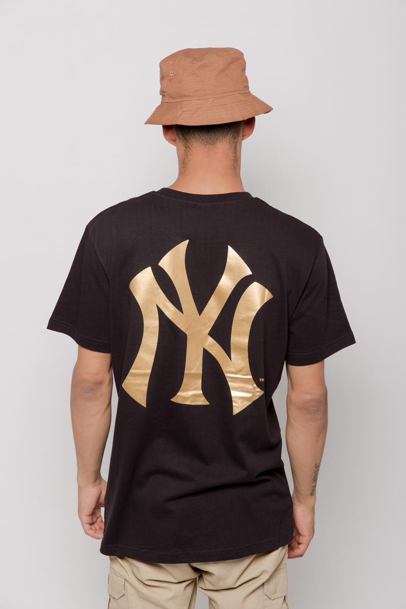 NEW YORK YANKEES MAJESTIC CHESNEY T-SHIRT- MENS BLACK/GOLD