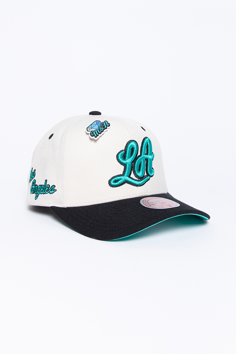 Mitchell & Ness Las Vegas Raiders Diamond Logo Pro Crown Adjustable  Snapback Hat