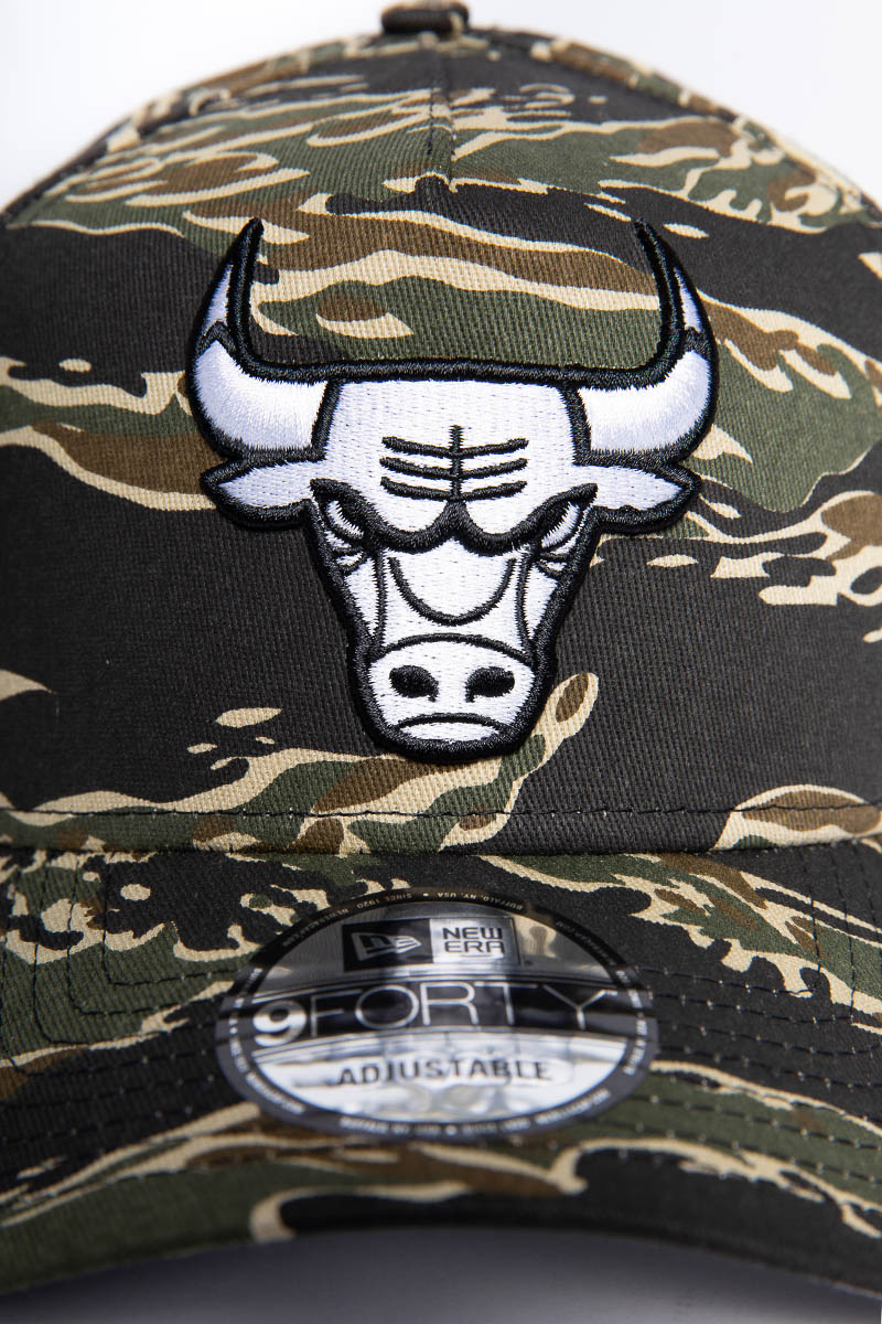 Bulls sales camo hat