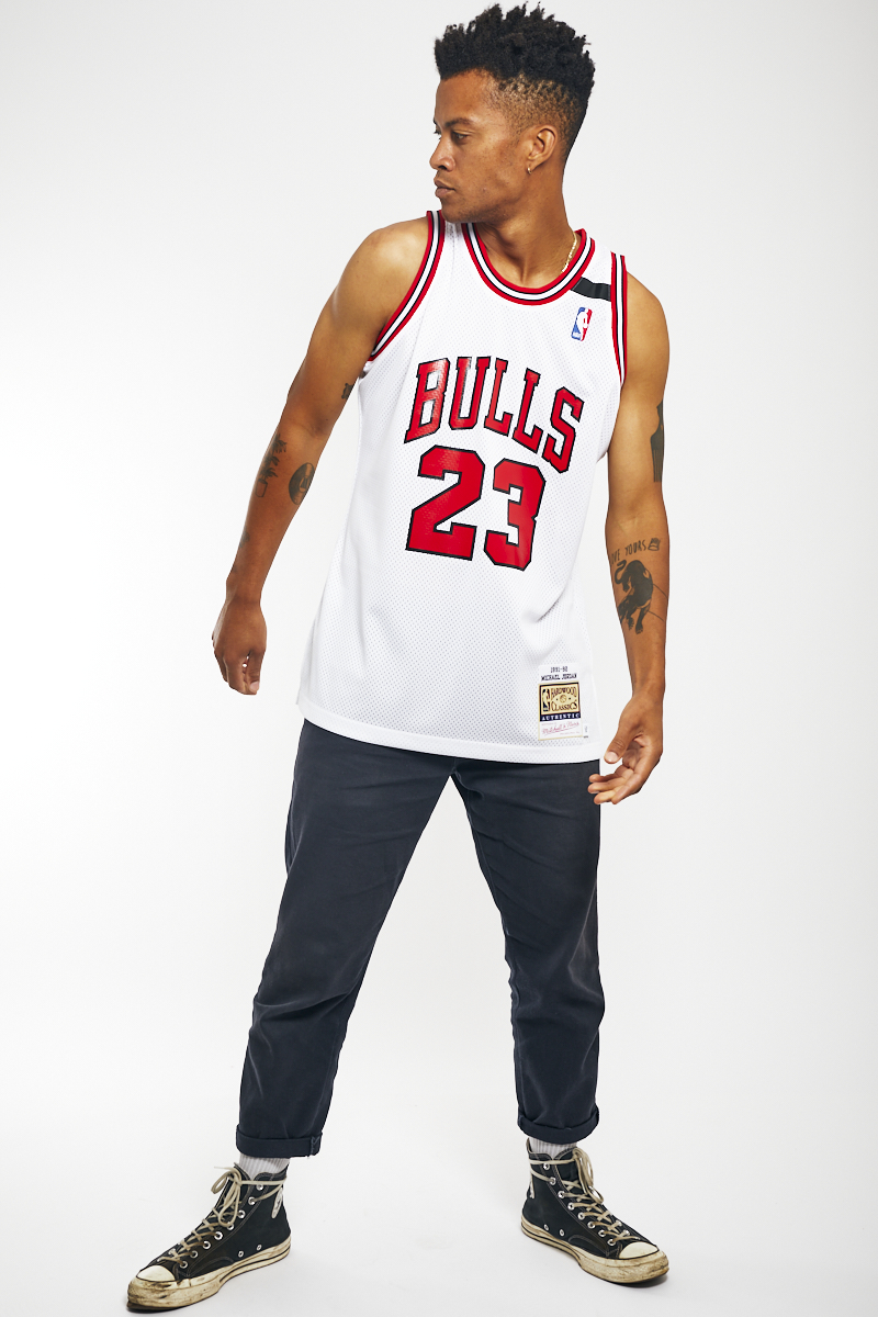 Mitchell & Ness Authentic Chicago Bulls Jordan 91-92 Jersey