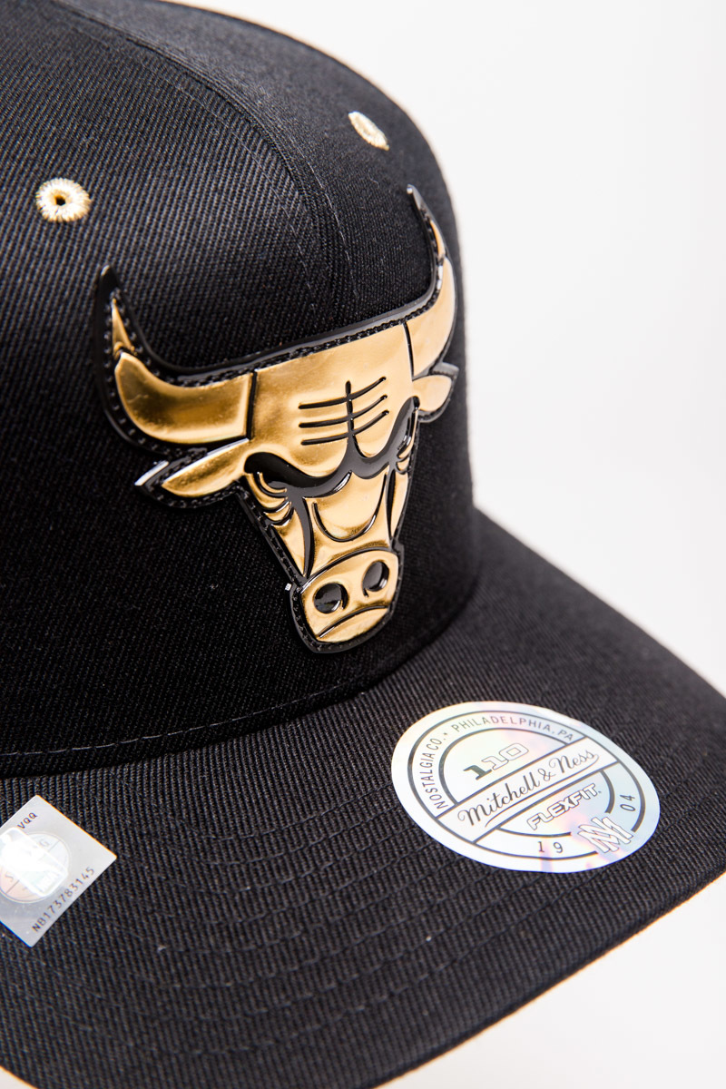 Chicago bulls sales hat gold logo