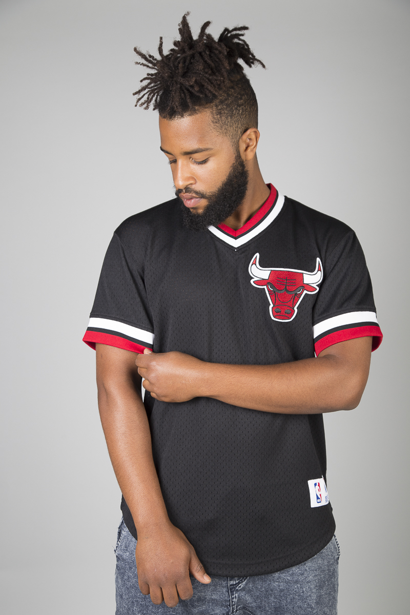 Mitchell & Ness NBA Chicago Bulls Mesh V-Neck Jersey