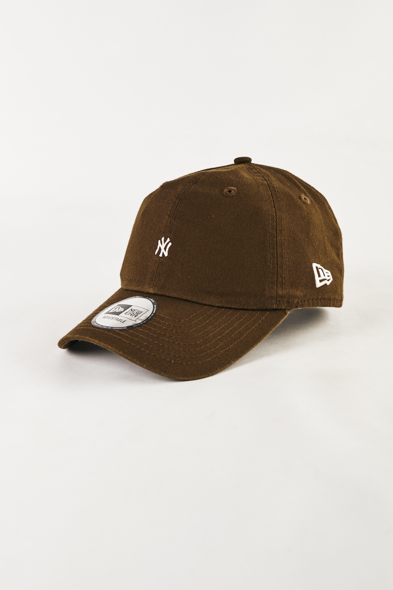 New Era - New York Yankees - Casual Classic - Olive Corduroy