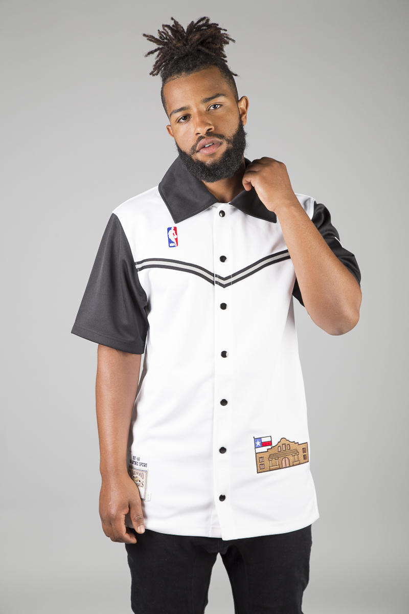 Mitchell & Ness T-shirt San Antonio Spurs black HWC Team Logo Traditional