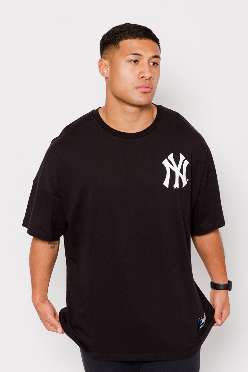 NEW YORK YANKEES MAJESTIC CHESNEY T-SHIRT- MENS BLACK/GOLD