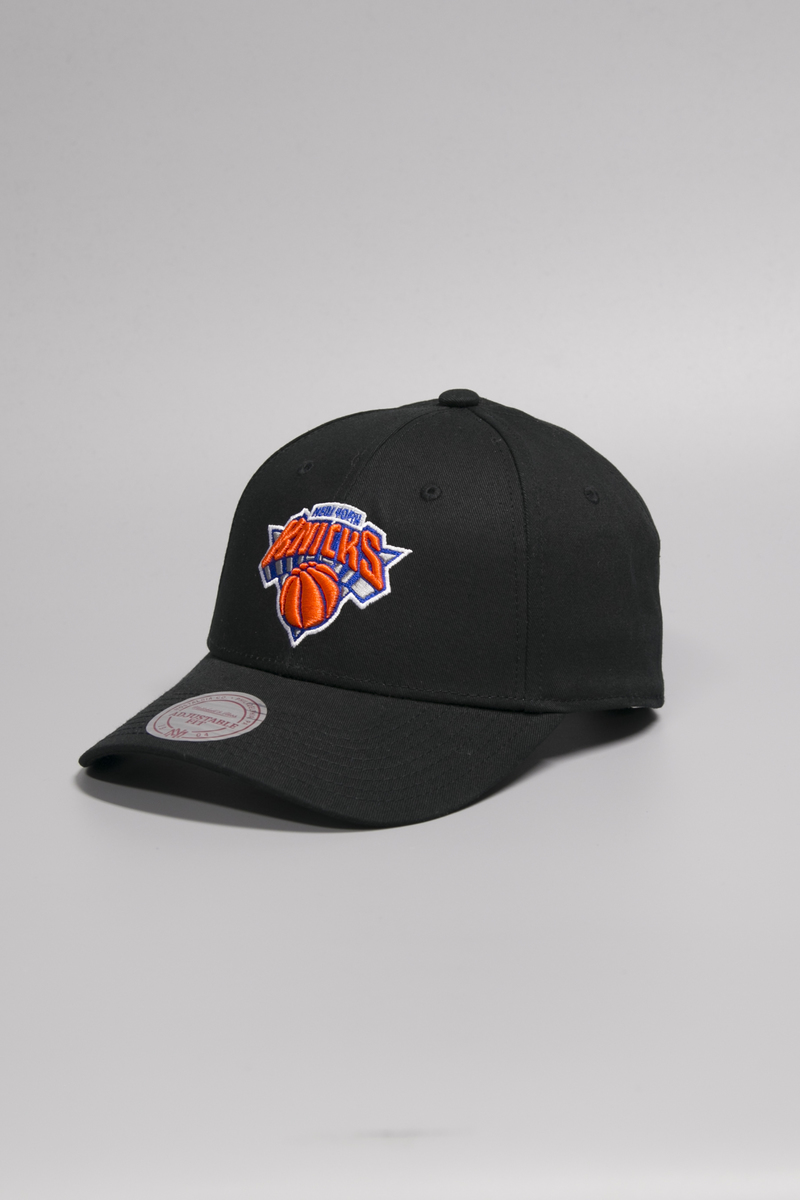 https://media.statesidesports.com.au/products/30352362-fe2b-11e9-a537-0628aae3b248/eu1073blk_ny_knicks_1.jpg