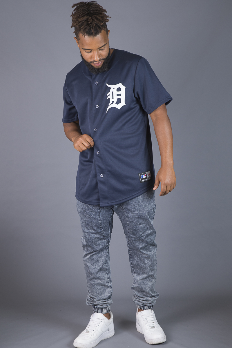  Majestic Athletic Adult 2X Detroit Tigers Officially Licensed  Baseball Replica Jersey Tee Navy : Sports & Outdoors