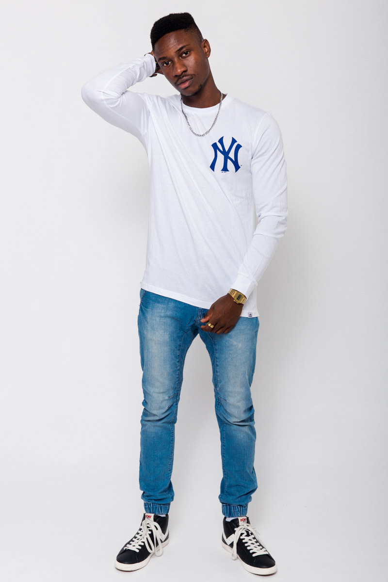 White yankees t shirt hotsell