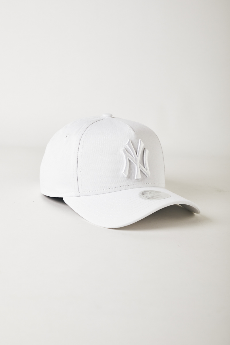 New York Yankees 9FORTY Adjustable Cap in White White Stateside Sports