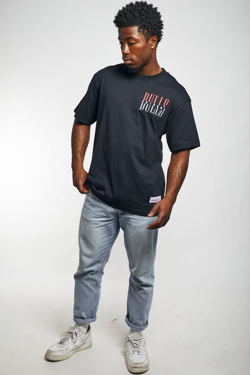 Chicago Bulls Split Logo Tee in Black | Stateside Sports