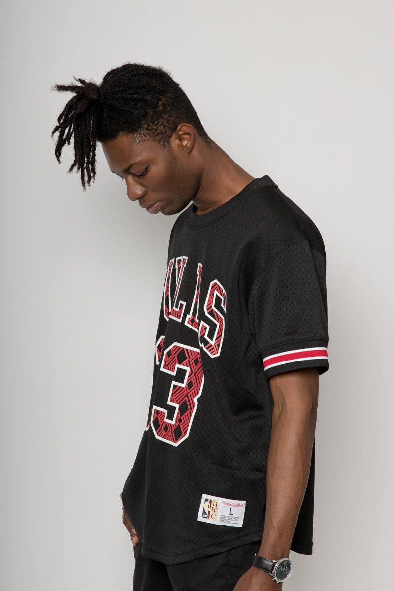 SCOTTIE PIPPEN CHICAGO BULLS MITCHELL AND NESS NAME & NUMBER MESH CREW NECK  JERSEY- MENS BLACK