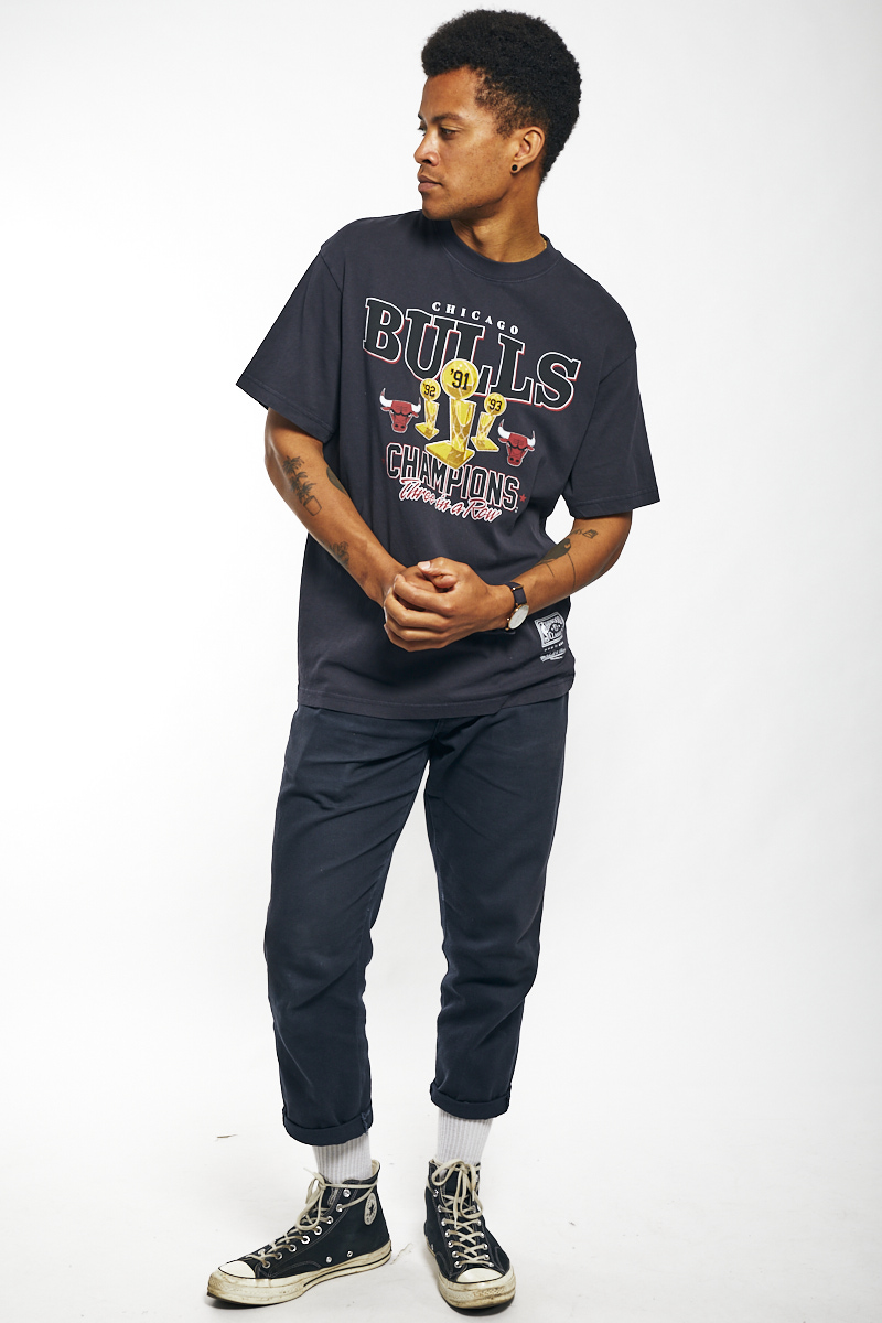 Chicago Bulls Vintage Champs Trophy Tee in Faded Black | Stateside Sports