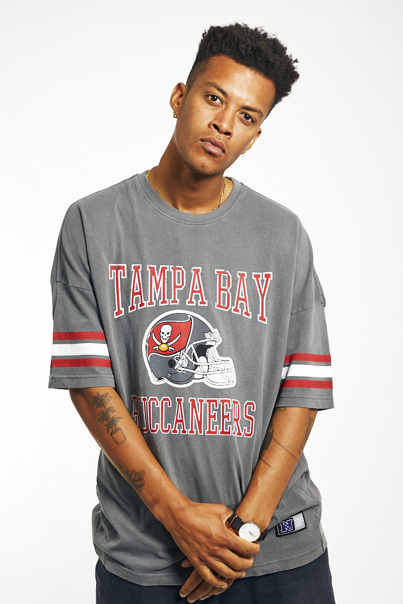 New Era NFL Tampa Bay Buccaneers Oversized Jersey T-Shirt