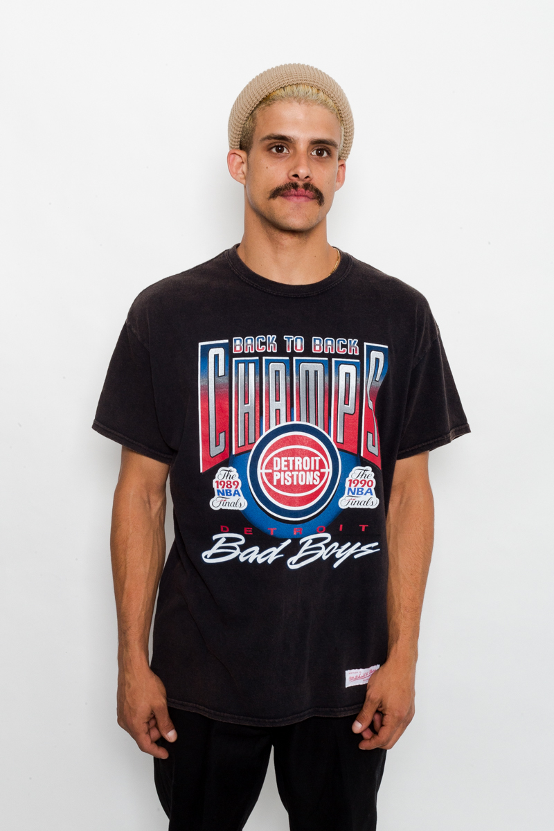 LOS ANGELES LAKERS MITCHELL AND NESS VINTAGE CHAMPIONSHIP T-SHIRT- MENS ...