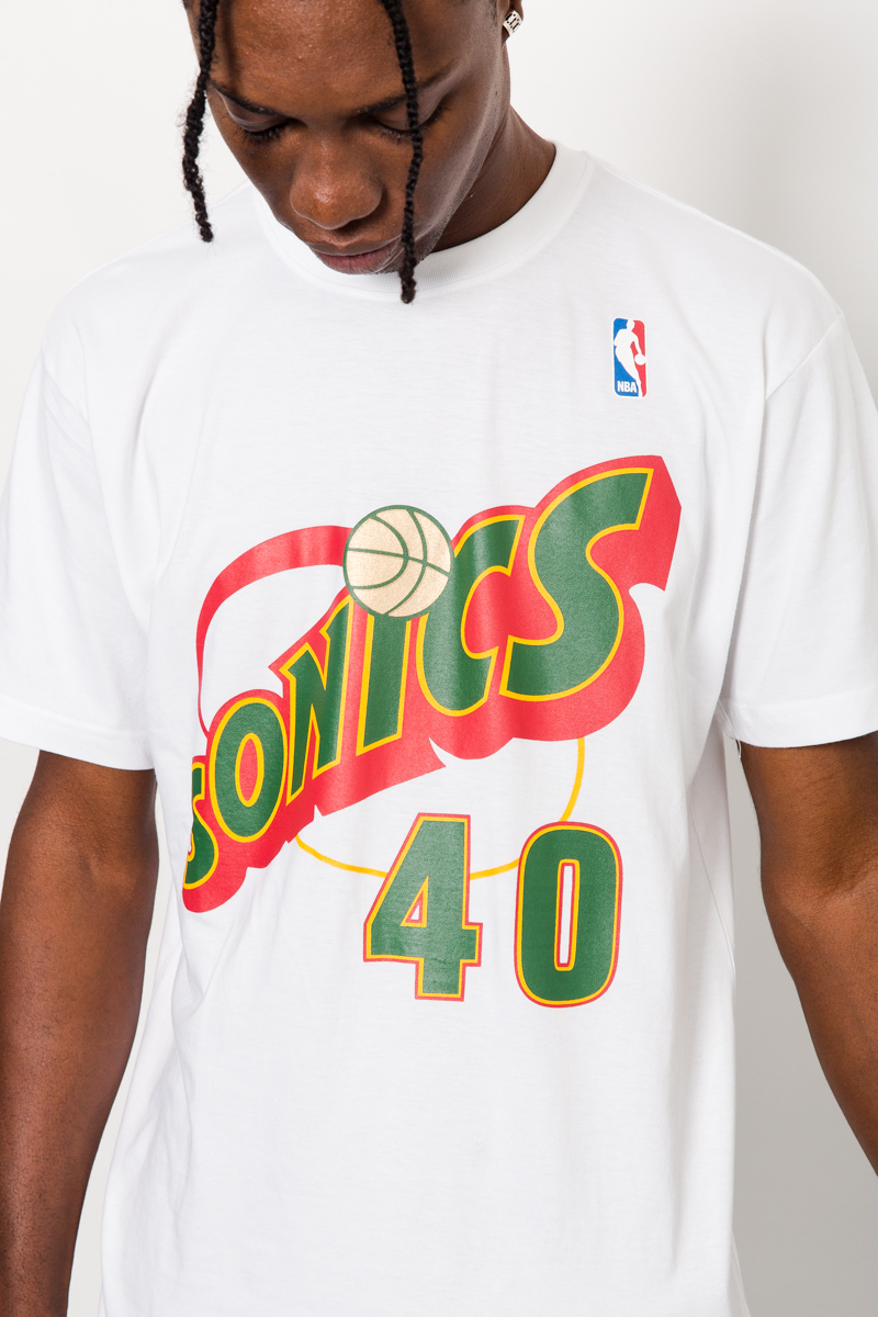 SHAWN KEMP SEATTLE SUPERSONICS NAME AND NUMBER TSHIRT MENS WHITE