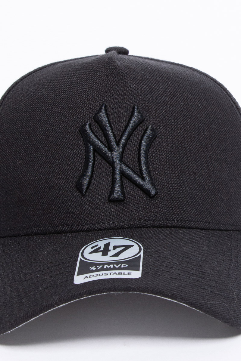 New York Yankees Core MVP Pinch Crown Snapback in Black/Black ...