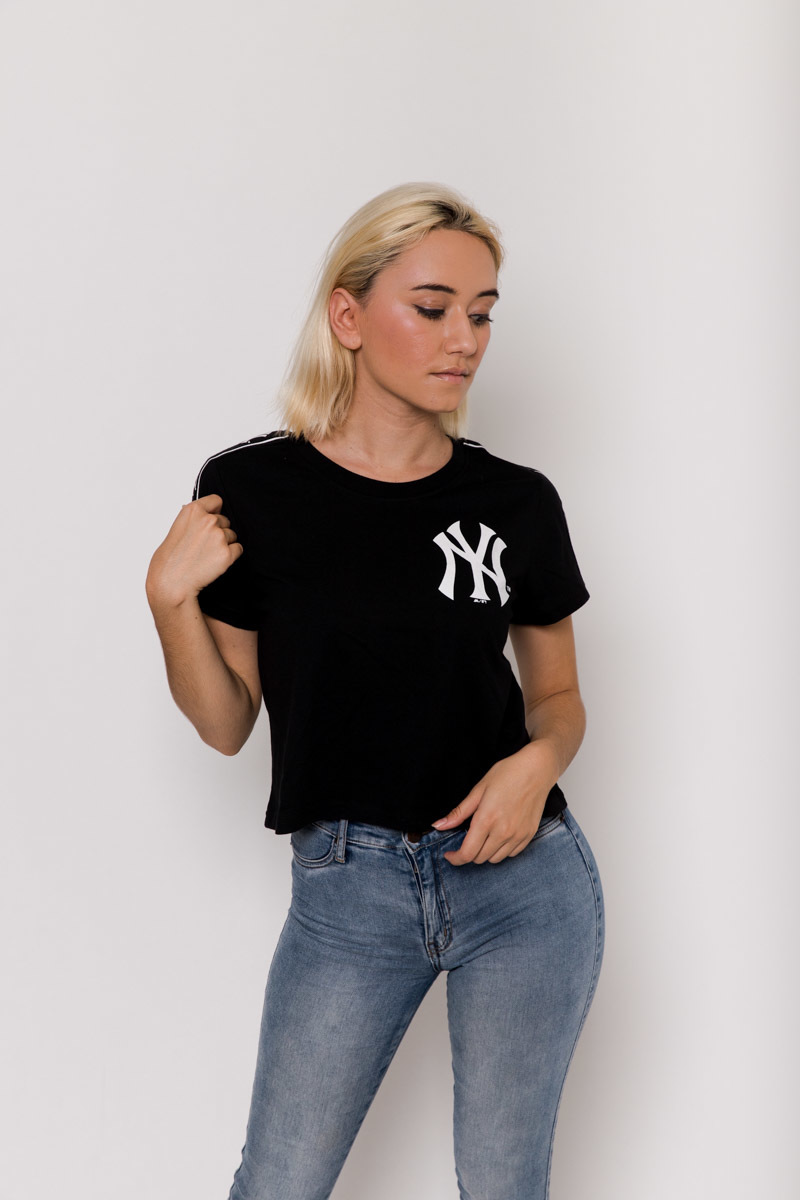 https://media.statesidesports.com.au/products/8aaa40aa-fe37-11e9-943e-0628aae3b248/6072blk_ny_yankees_3.jpg