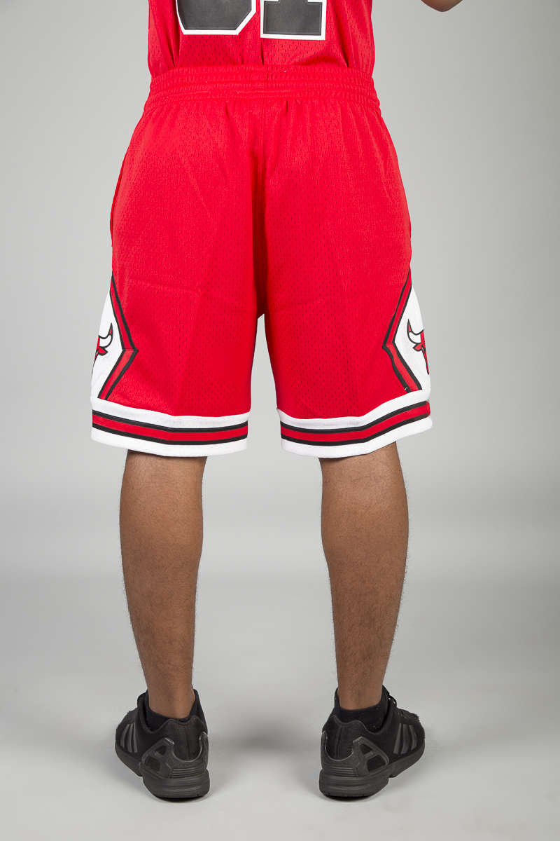 CHICAGO BULLS HWC SWINGMAN SHORTS - RED MENS | Stateside Sports