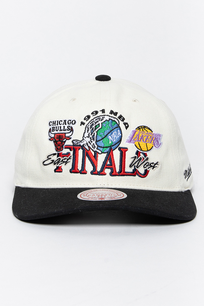 Bulls vs Lakers Versus Finals Deadstock Snapback Stateside Sports