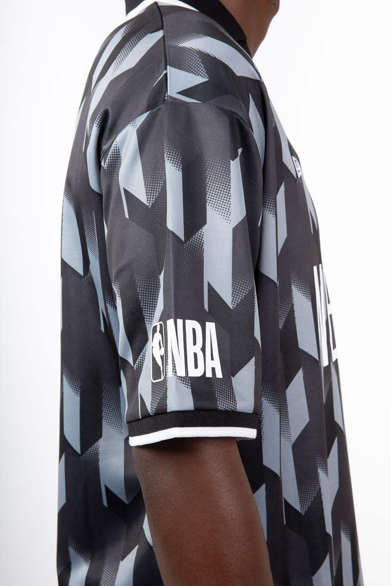 NEW ERA Brooklyn Nets Soccer V-Neck Tee ネッツ 海外限定 NEW ERA Brooklyn Nets Soccer V-Neck Tee ネッツ 海外限定