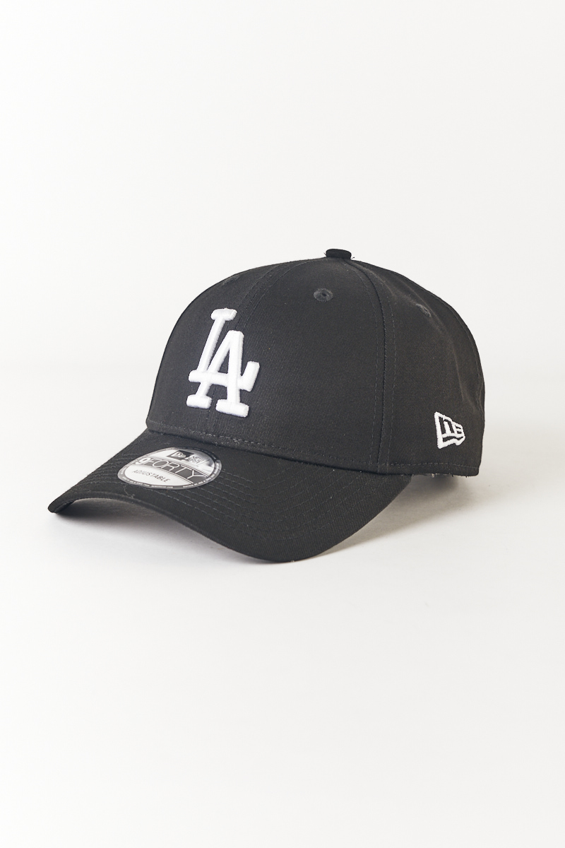 L.A. Dodgers Core 9FORTY Strapback Cap in Black/White | Stateside Sports