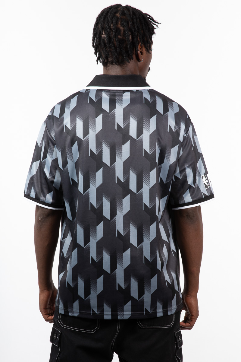 NEW ERA Brooklyn Nets Soccer V-Neck Tee ネッツ 海外限定 Brooklyn Nets Soccer V-Neck Tee | Stateside Sports