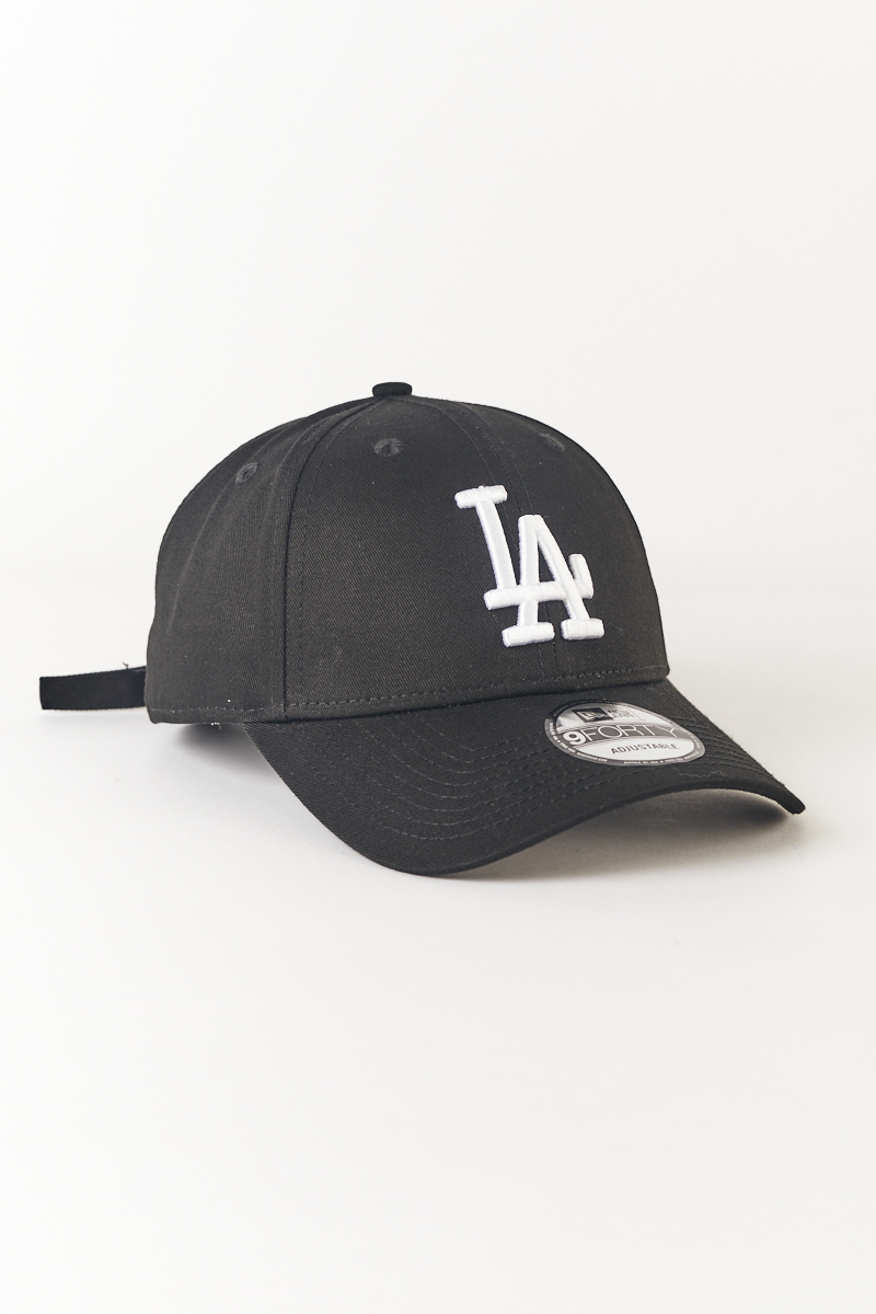 L.A. Dodgers Core 9FORTY Strapback Cap in Black/White | Stateside Sports