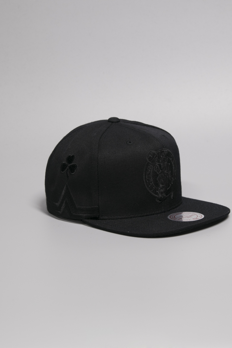 BOSTON CELTICS TONAL SHORT HOOK SNAPBACK BLK Stateside Sports