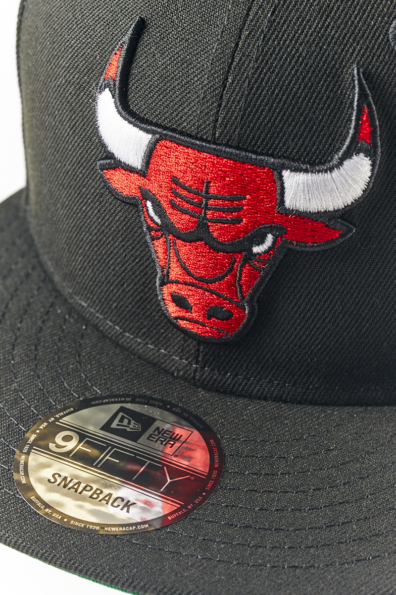 Chicago Bulls Core 9Fifty Snapback in Black/Red | Stateside Sports