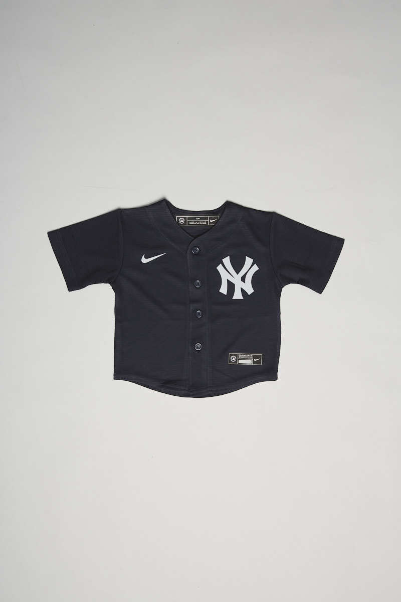 what brand is the official mlb jersey