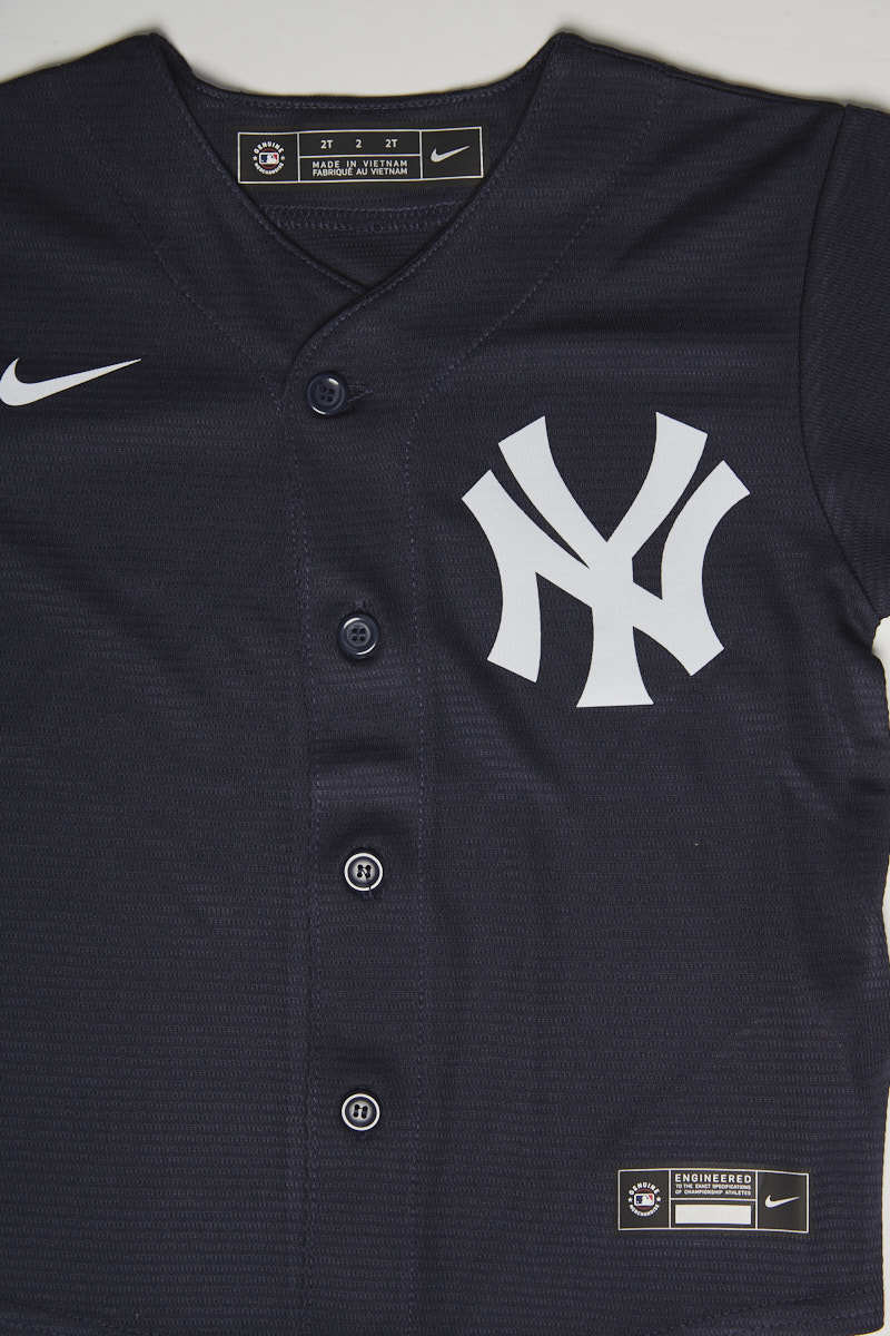 2t yankees jersey