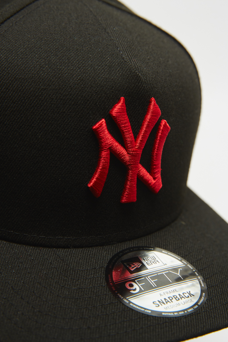 red yankees snapback