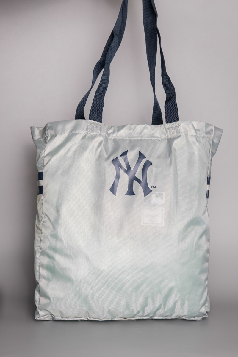 HERSCHEL NEW YORK YANKEES PACKABLE TOTE BAG - GREY | Stateside Sports