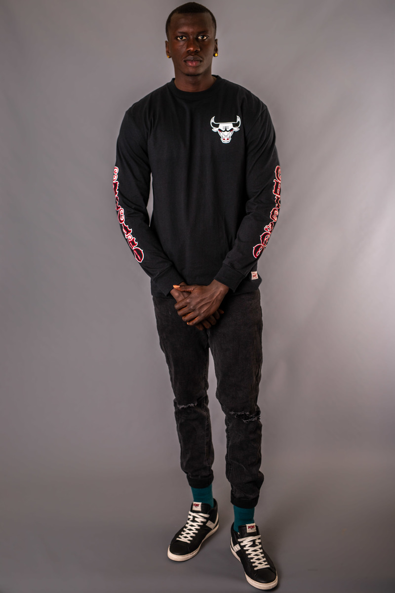 bulls long sleeve shirt