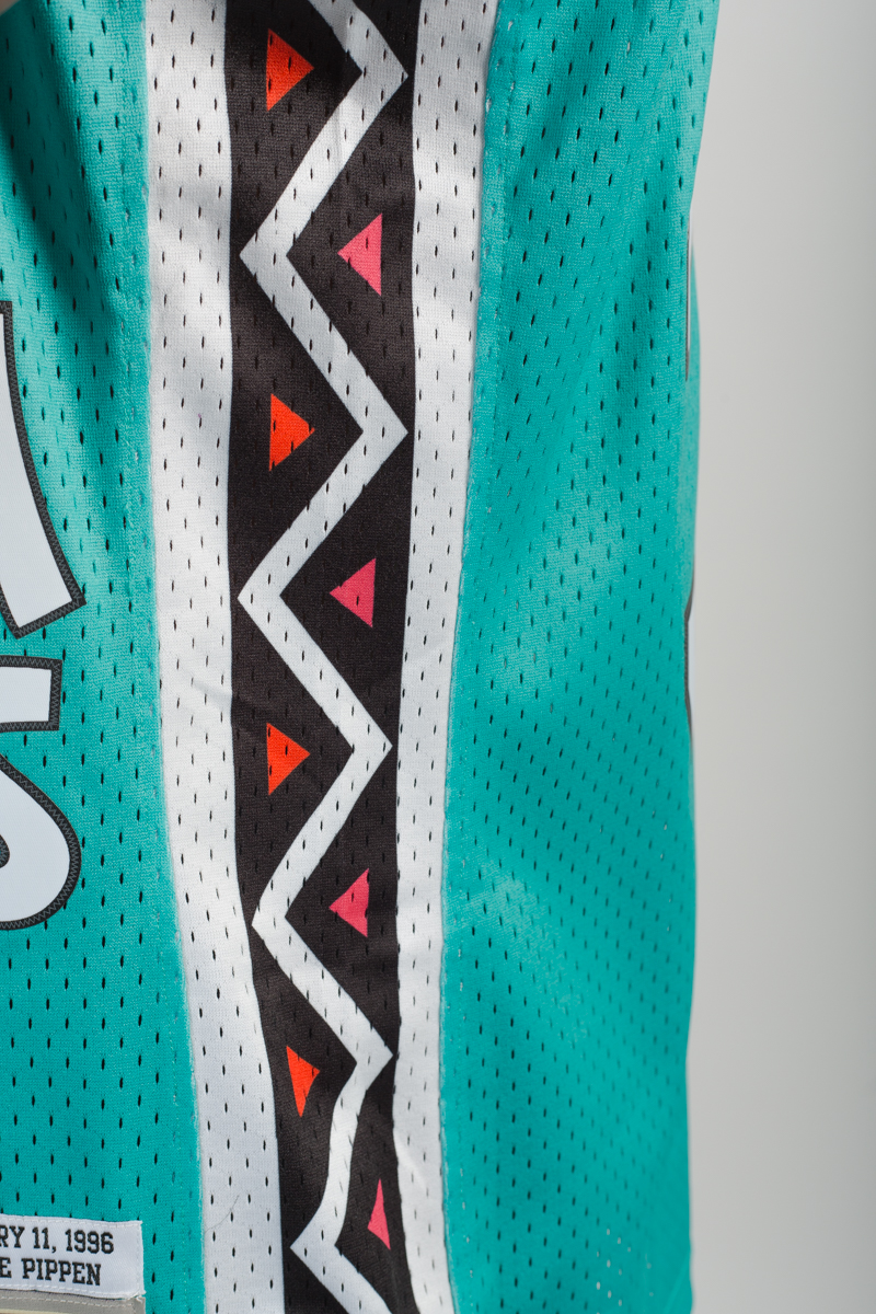 Scottie Pippen NBA All star Hardwood Classic 1996-1997 Mitchell & Ness Mens  Teal Swingman Jersey – Stephen Sports