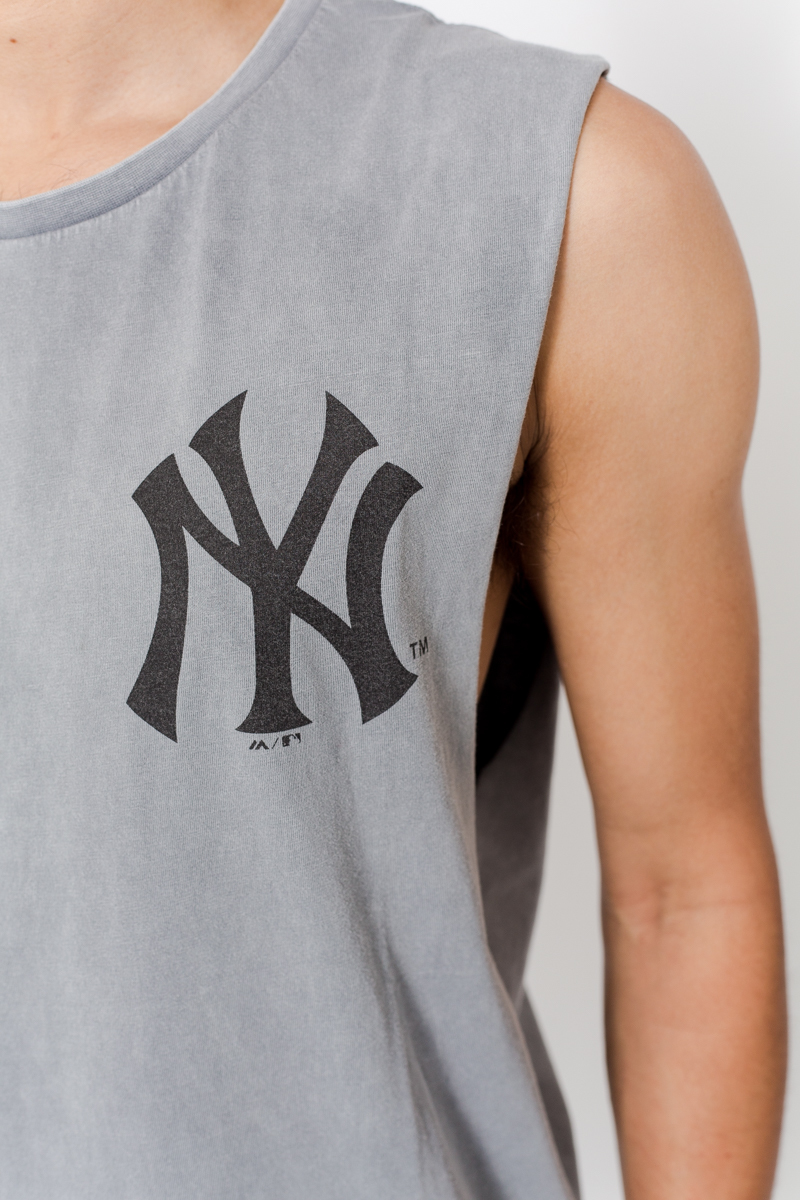 NY Yankees Yisser Muscle Tee - Platypus