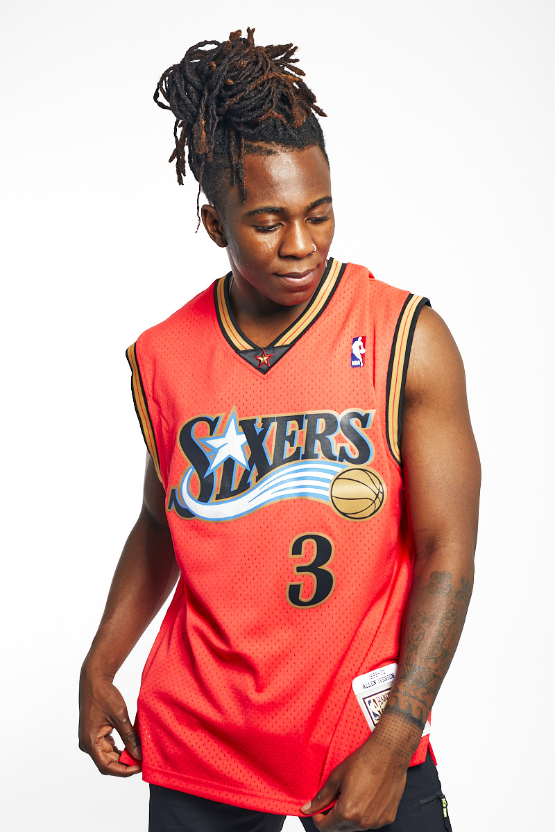 Allen iverson shop jersey mens small