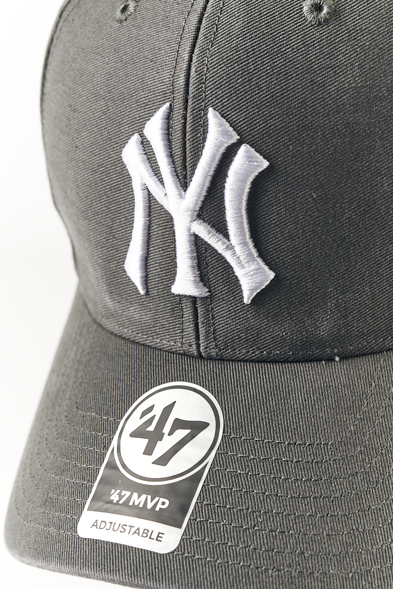 New York Yankees Legend '47 MVP Pinch Crown Snapback in Charcoal ...