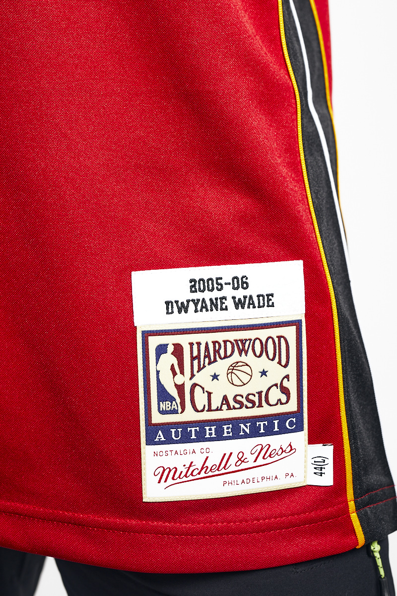 Youth Mitchell & Ness Dwyane Wade Red Miami Heat 2005-06 Hardwood Classics Swingman Jersey