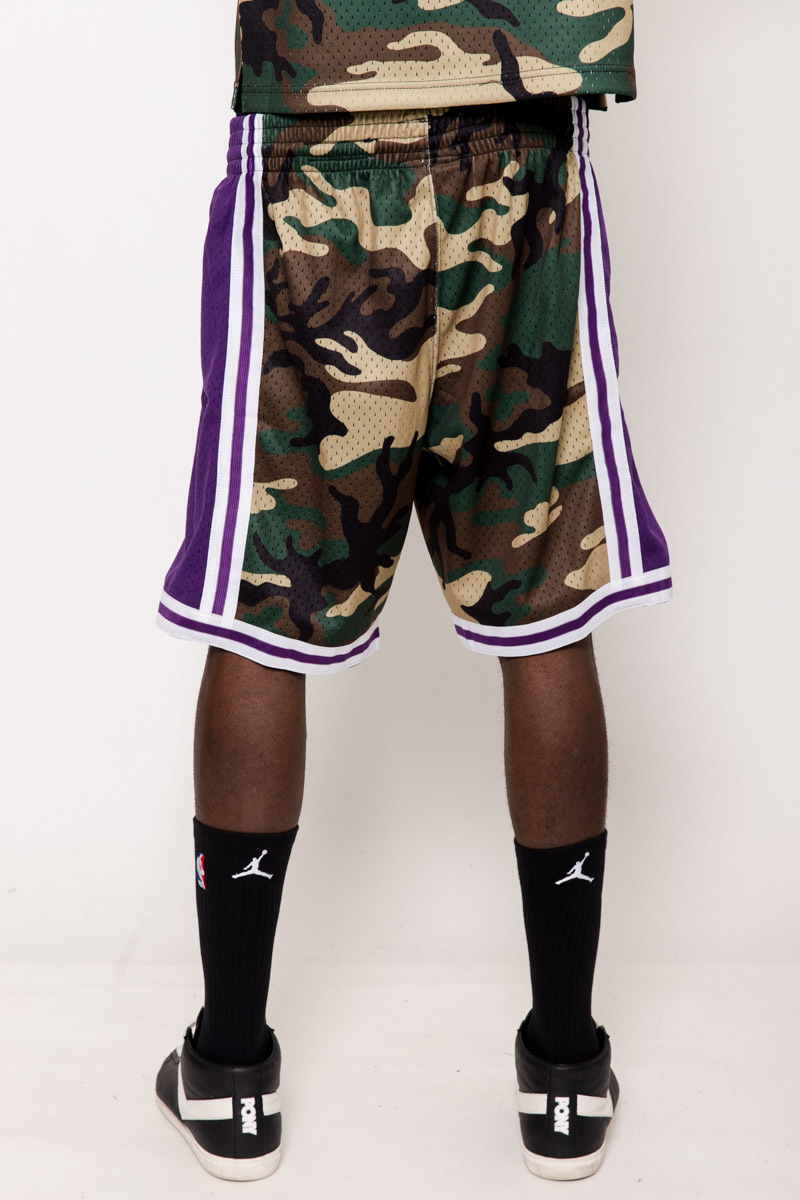 lakers camo shorts