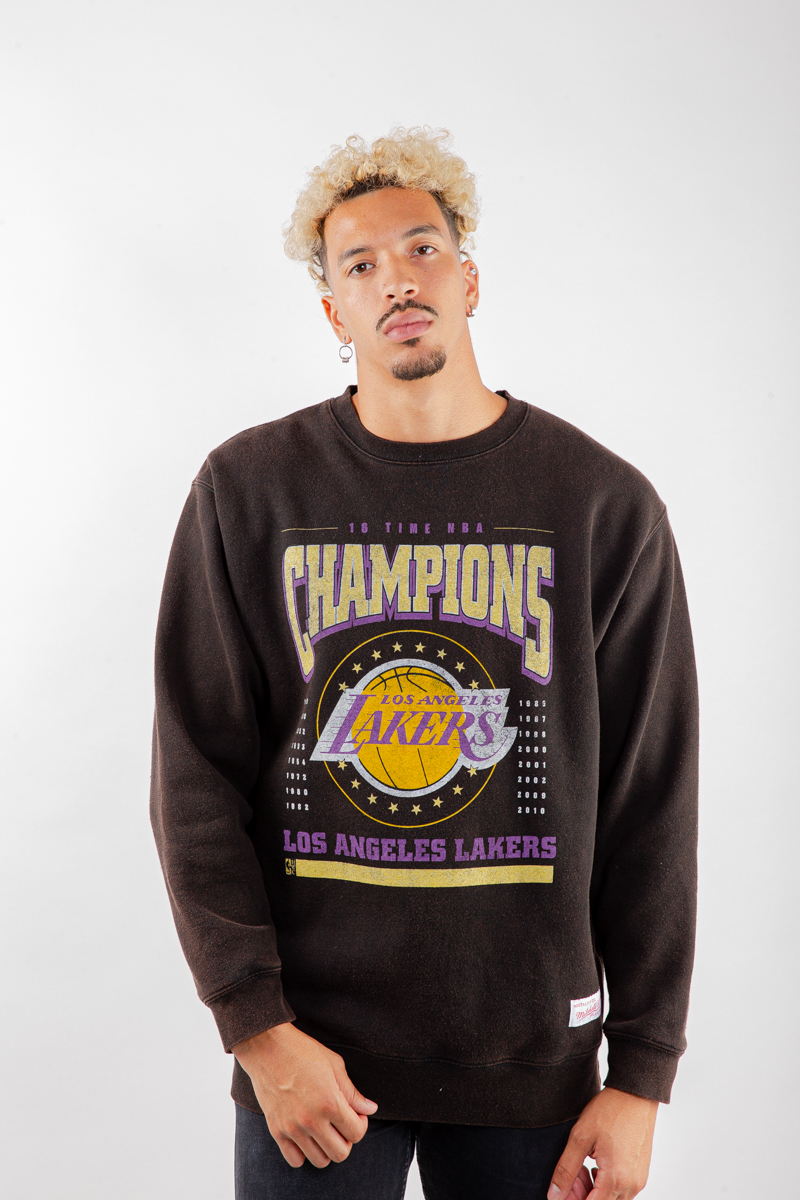 L.A. Lakers Vintage Champions Crew Sweatshirt in Faded Black