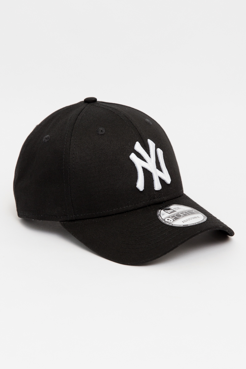 Core 9Forty Strapback Cap- Black/White | Stateside Sports