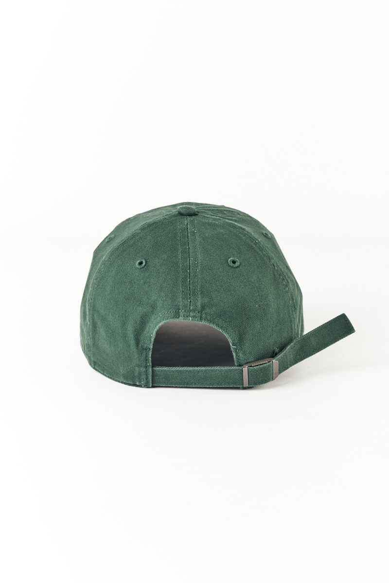 base runner clean up strapback cap in dark green