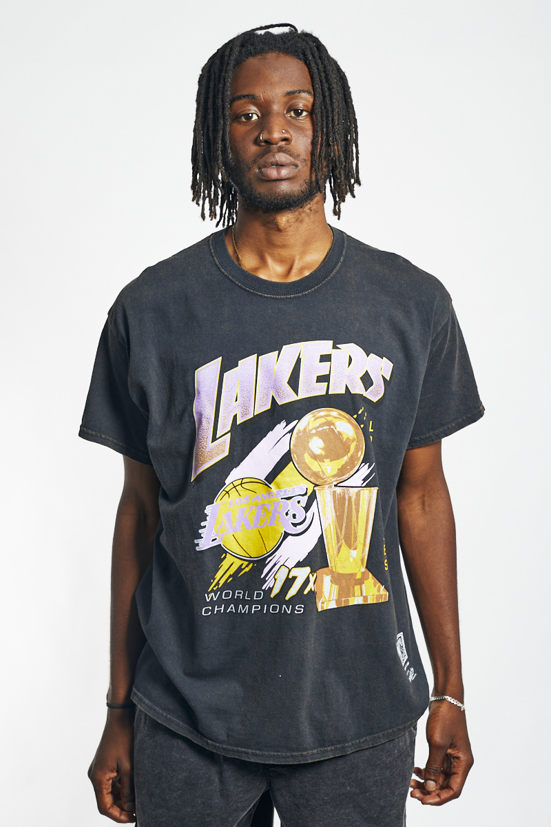 Los Angeles Lakers Mitchell & Ness NBA 17x Champions Vintage T-Shirt 
