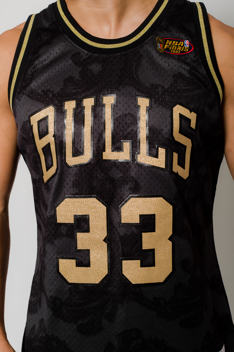 pippen gold jersey