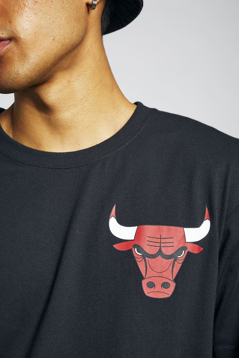 Official New Era Chicago Bulls NBA Repeat Wordmark T-Shirt